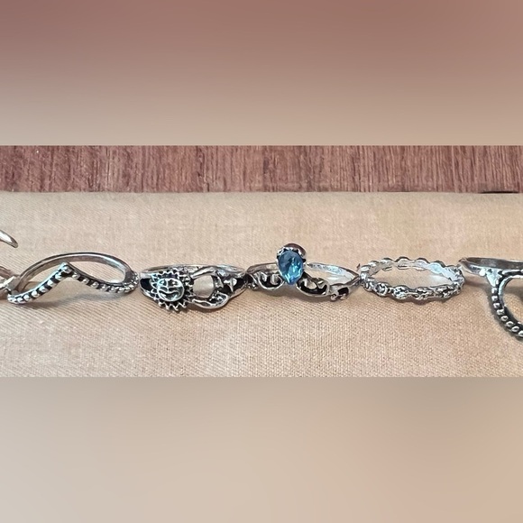 Set of 8 Finger Rings, BN - Picture 3 of 4